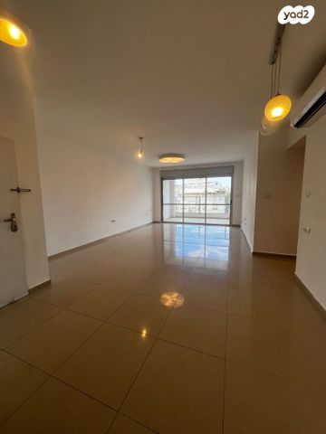 דירה, החרצית, קרית אילון, חולון