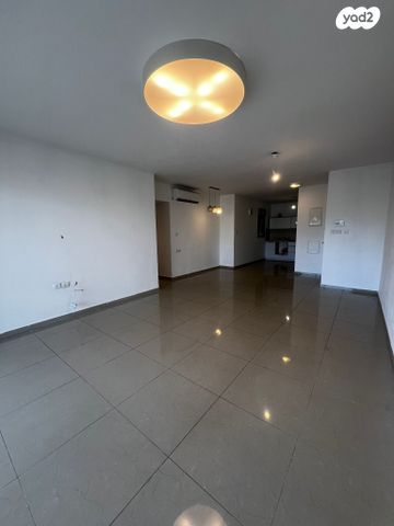 דירה, החרצית, קרית אילון, חולון