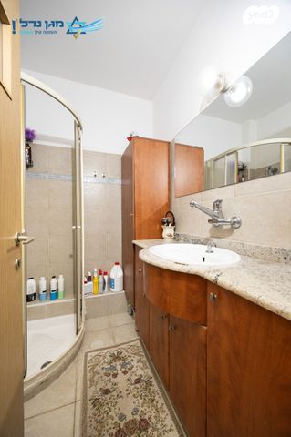 דירה, הרב יצחק נסים, חומת שמואל, הר חומה, ירושלים