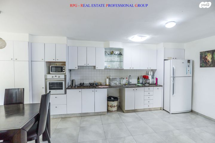 דירה, כורזים, נווה שרת, תל אביב יפו