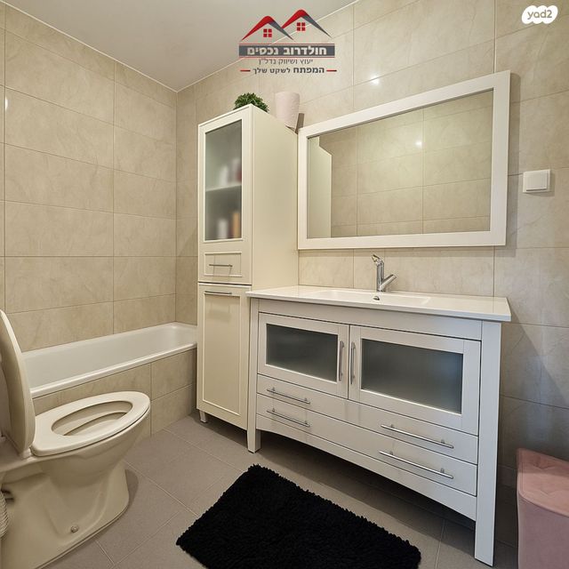 דופלקס, הרב יעקב אבו חצירא, יגאל אלון, קרית מלאכי