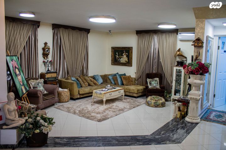 בית פרטי/ קוטג', חיים נחמן ביאליק 1, קרית שמונה