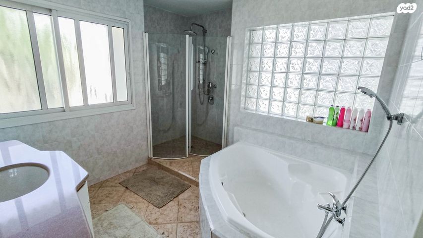 בית פרטי/ קוטג', חיים נחמן ביאליק 1, קרית שמונה