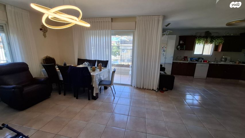 דירה, שלמה דוגה, גילה, ירושלים