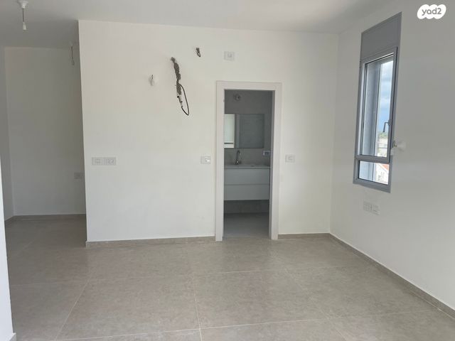 דו משפחתי, נווה רמז, זכרון יעקב