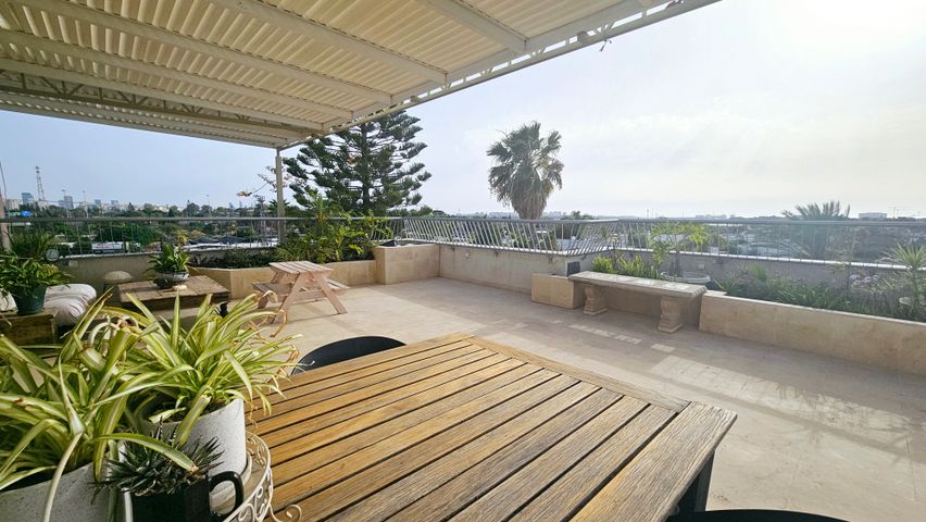 גג/ פנטהאוז