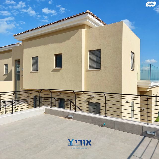 דו משפחתי, אלומות, זכרון יעקב