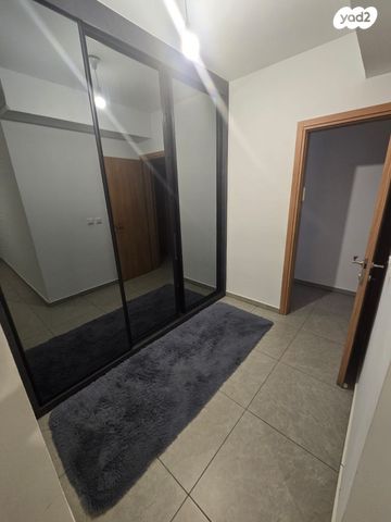 גג/ פנטהאוז, הנרייטה סאלד, כרמי גת, קרית גת