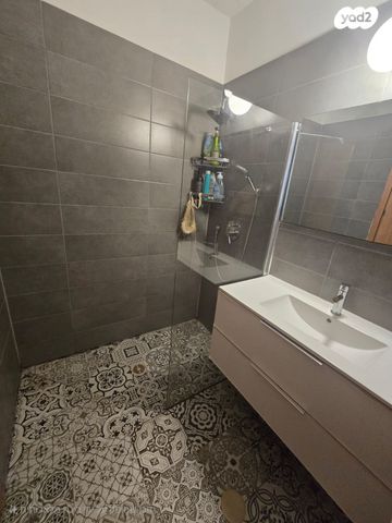 גג/ פנטהאוז, הנרייטה סאלד, כרמי גת, קרית גת