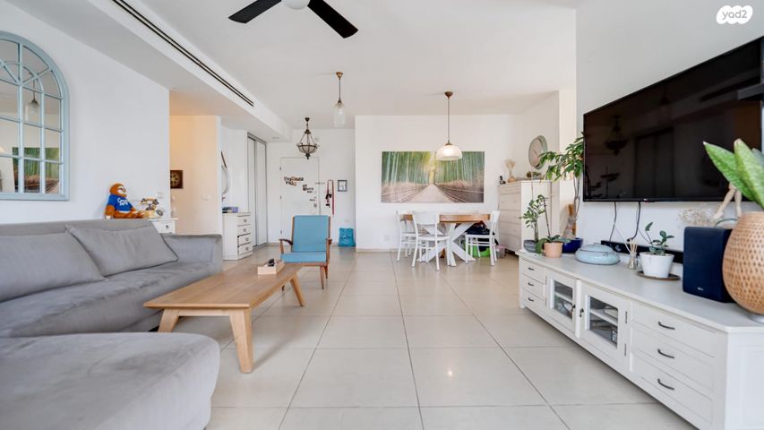 דירה, רחובות החדשה, רחובות