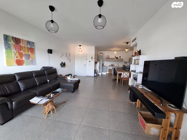 דירה, אהבת אדם, שרונה, כפר יונה