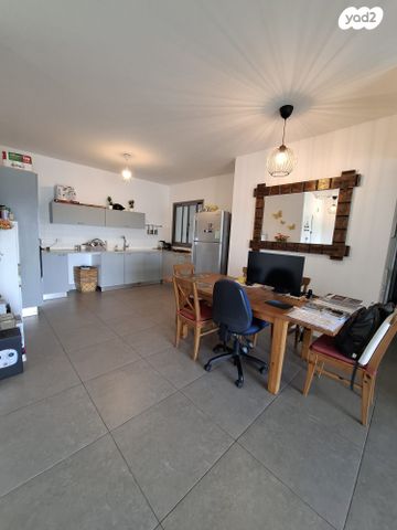 דירה, אהבת אדם, שרונה, כפר יונה