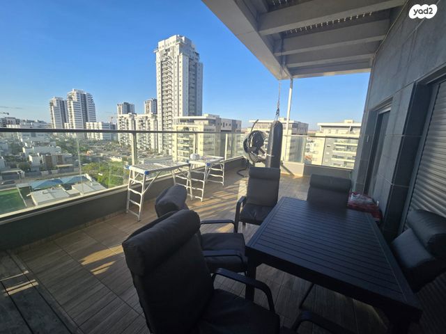 גג/ פנטהאוז, הנרייטה סאלד, כרמי גת, קרית גת