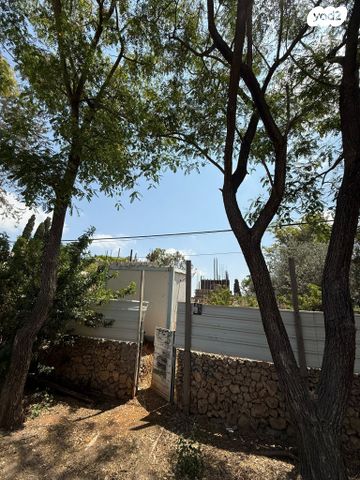 מגרשים