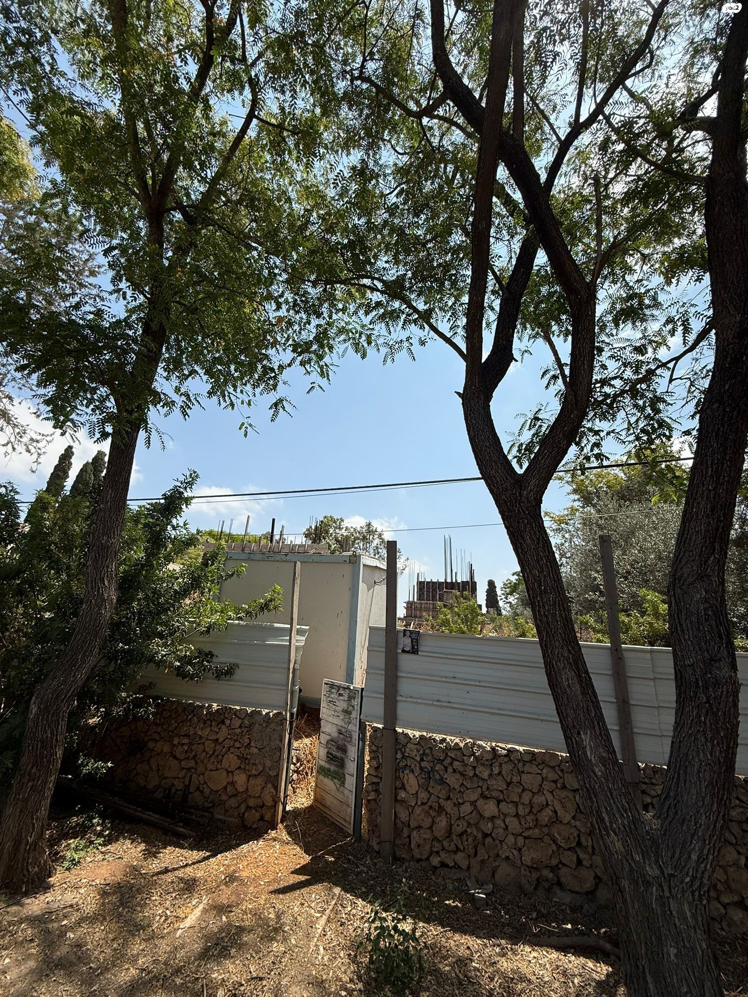 מגרשים