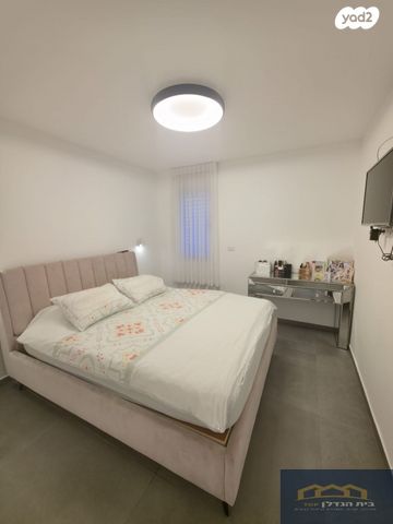 דירה, גבעת התחמושת, קרית שרת מערב, חולון