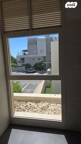 דירה, גלבוע 19, פרדסיה, פרדסיה