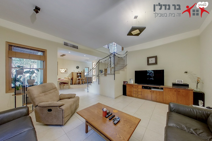 דו משפחתי, מתחם 11, הוד השרון