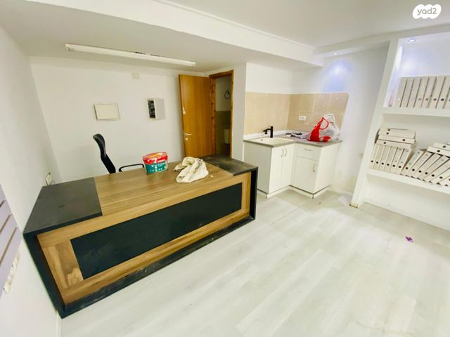 מחסנים, יד רמב''ם, יד רמב"ם