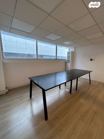 משרדים, מנורת המאור, תל אביב יפו