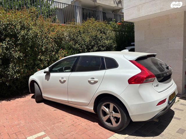 מודעת רכב וולוו V40