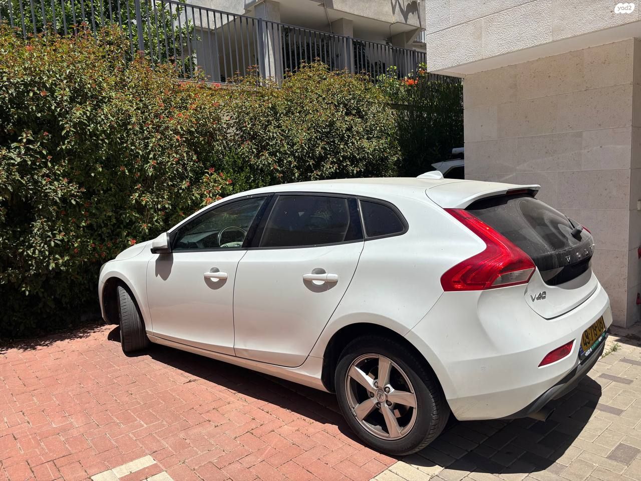 מודעת רכב וולוו V40