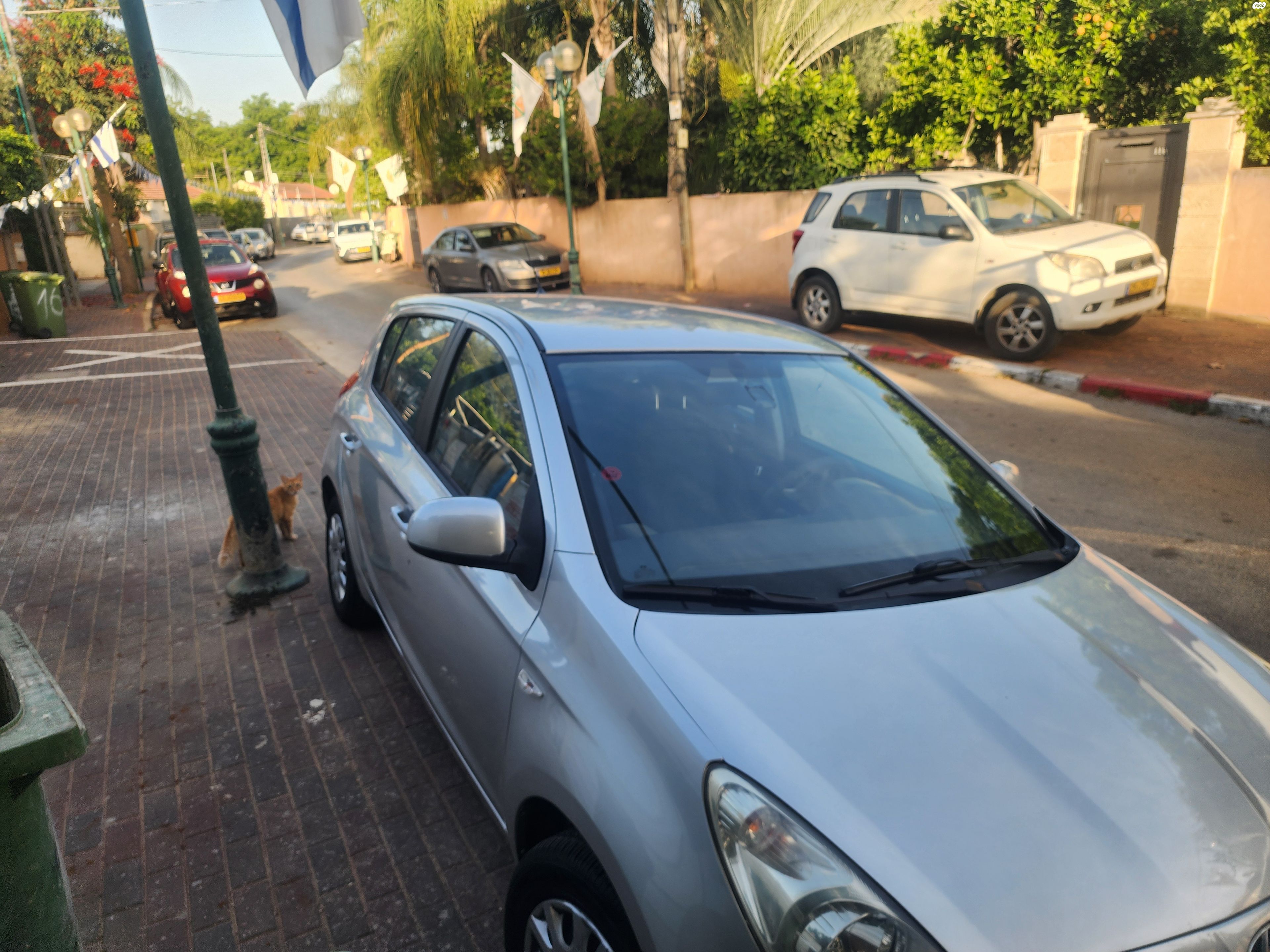 מודעת רכב יונדאי i20