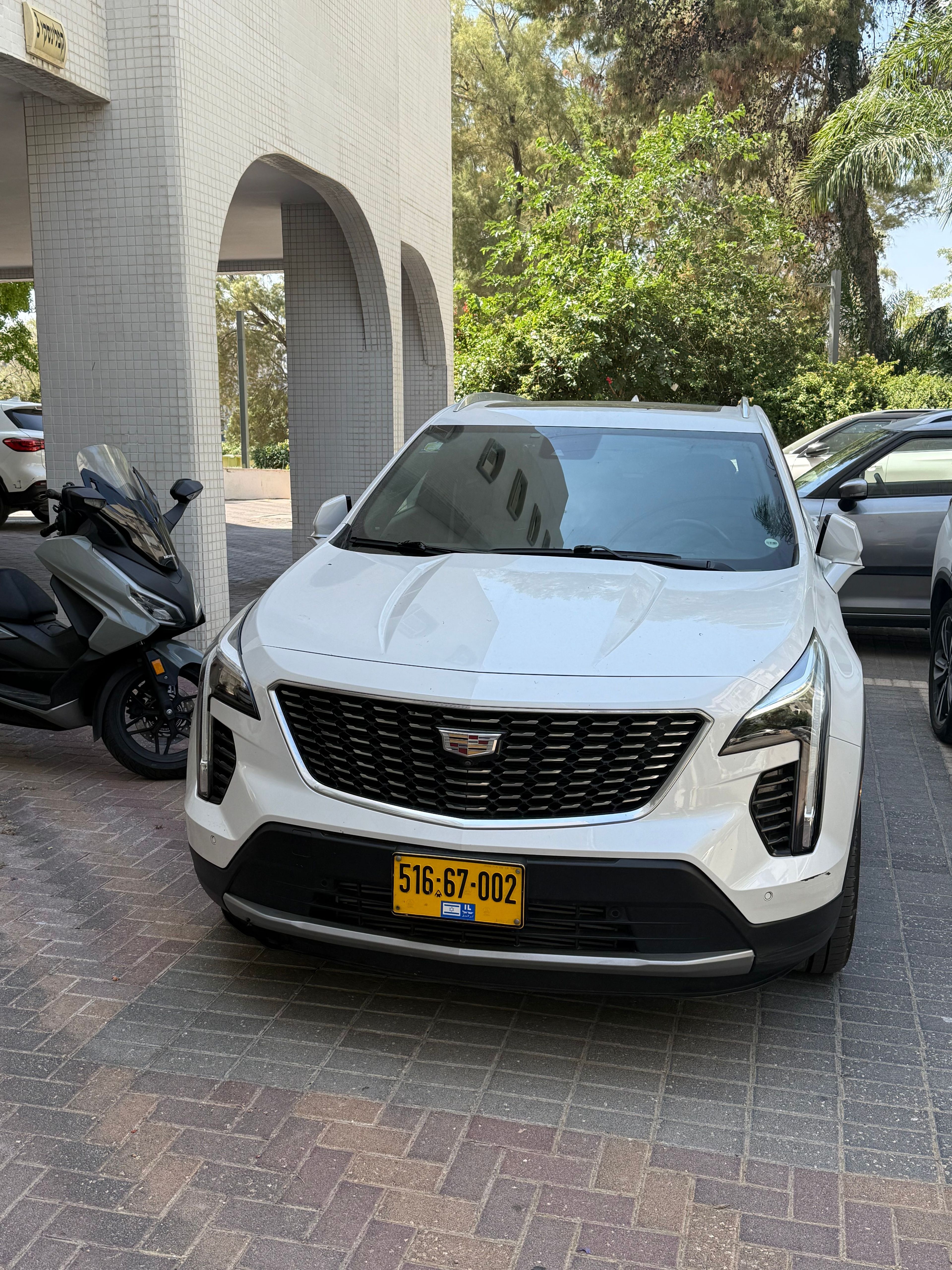מודעת רכב קאדילק XT4