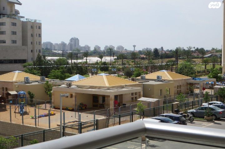 אפרים קישון 1