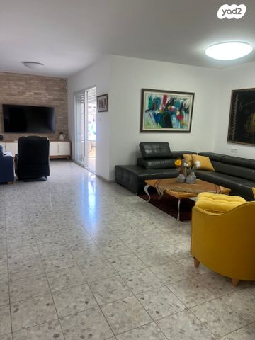 גג/ פנטהאוז, מנדלי מוכר ספרים, קרית ים א', קרית ים