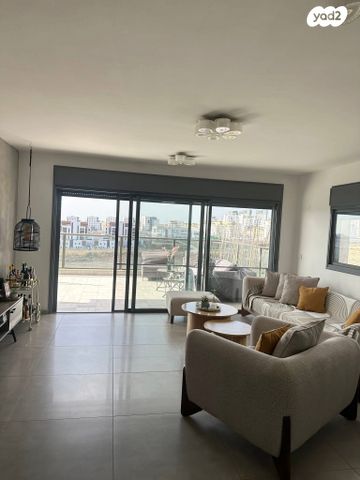 גג/ פנטהאוז, יער ברעם, נופים, מודיעין מכבים רעות