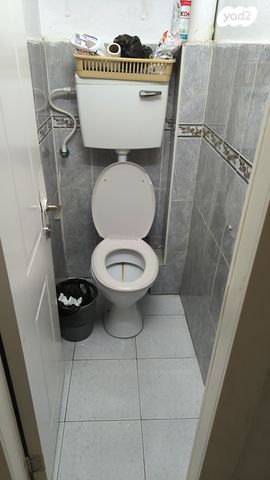 דירה, לאה גולדברג, קרית אליעזר פרי, פתח תקווה