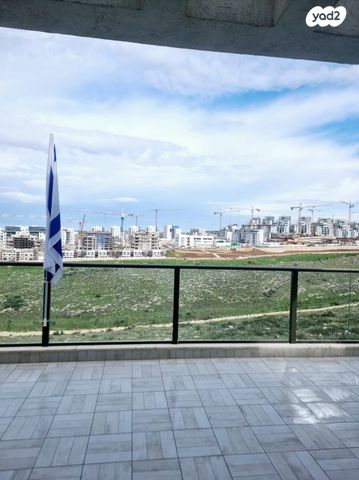 גג/ פנטהאוז, יער ברעם, נופים, מודיעין מכבים רעות