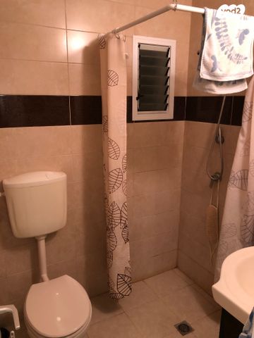 דירה, גיבורי סיני, עכו