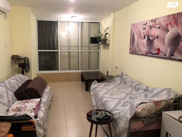 דירה, גיבורי סיני, עכו