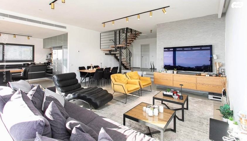 בית פרטי/ קוטג', גולדה מאיר, רמת גולדה, חיפה