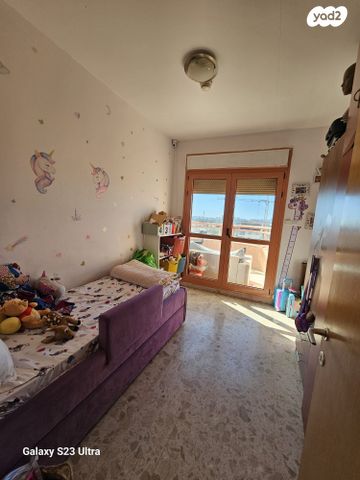 דירה, רש"י, נחלת גנים, רמת גן