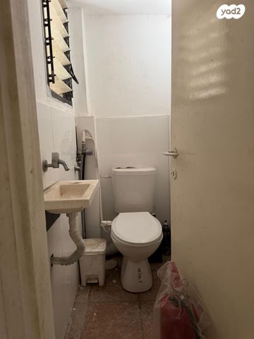 חנויות/ שטח מסחרי, ויצמן, כפר סבא