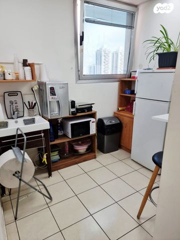 משרדים, רוטשילד 15, רמב"ם, ראשון לציון