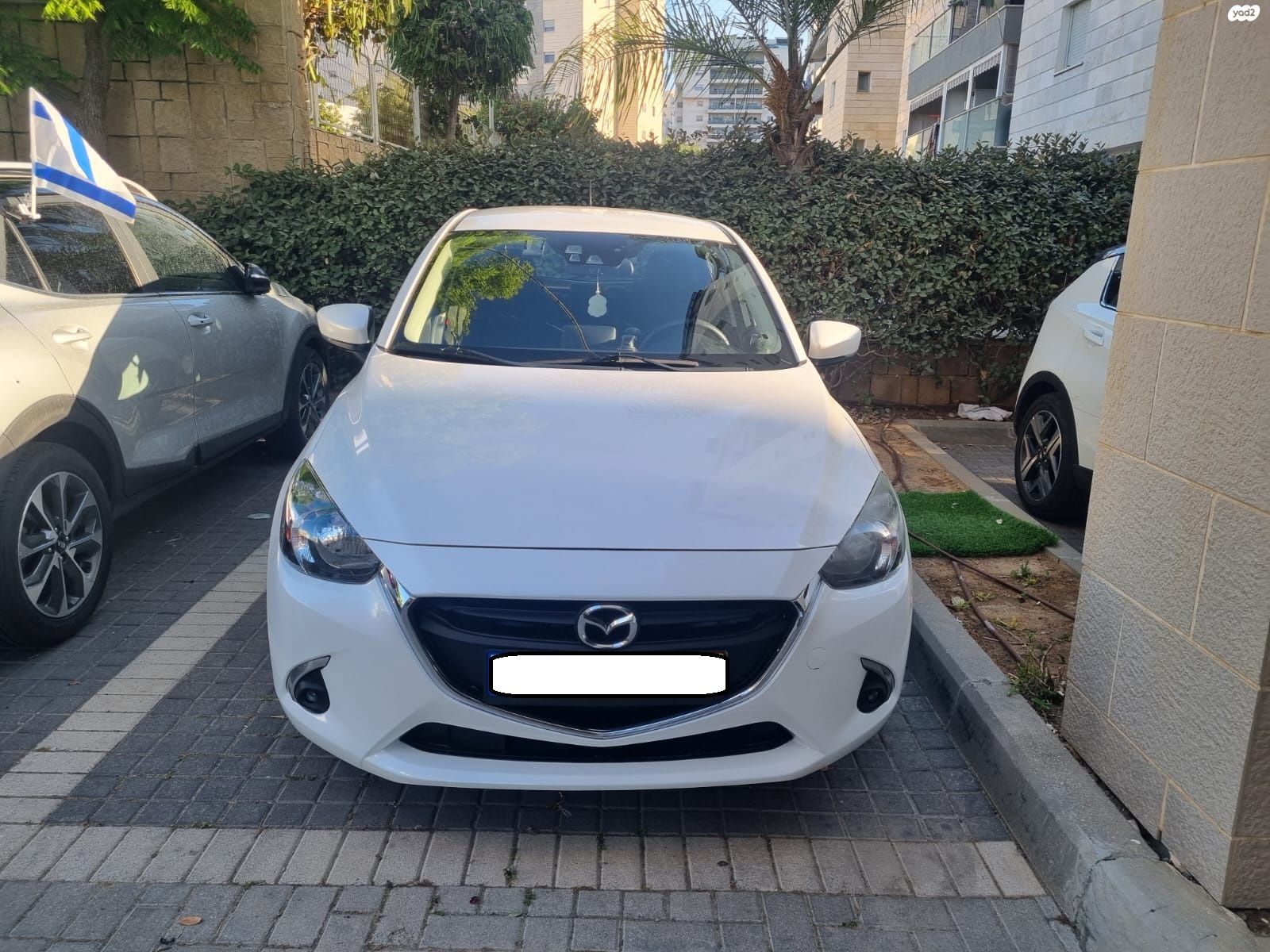 מודעת רכב מאזדה 2
