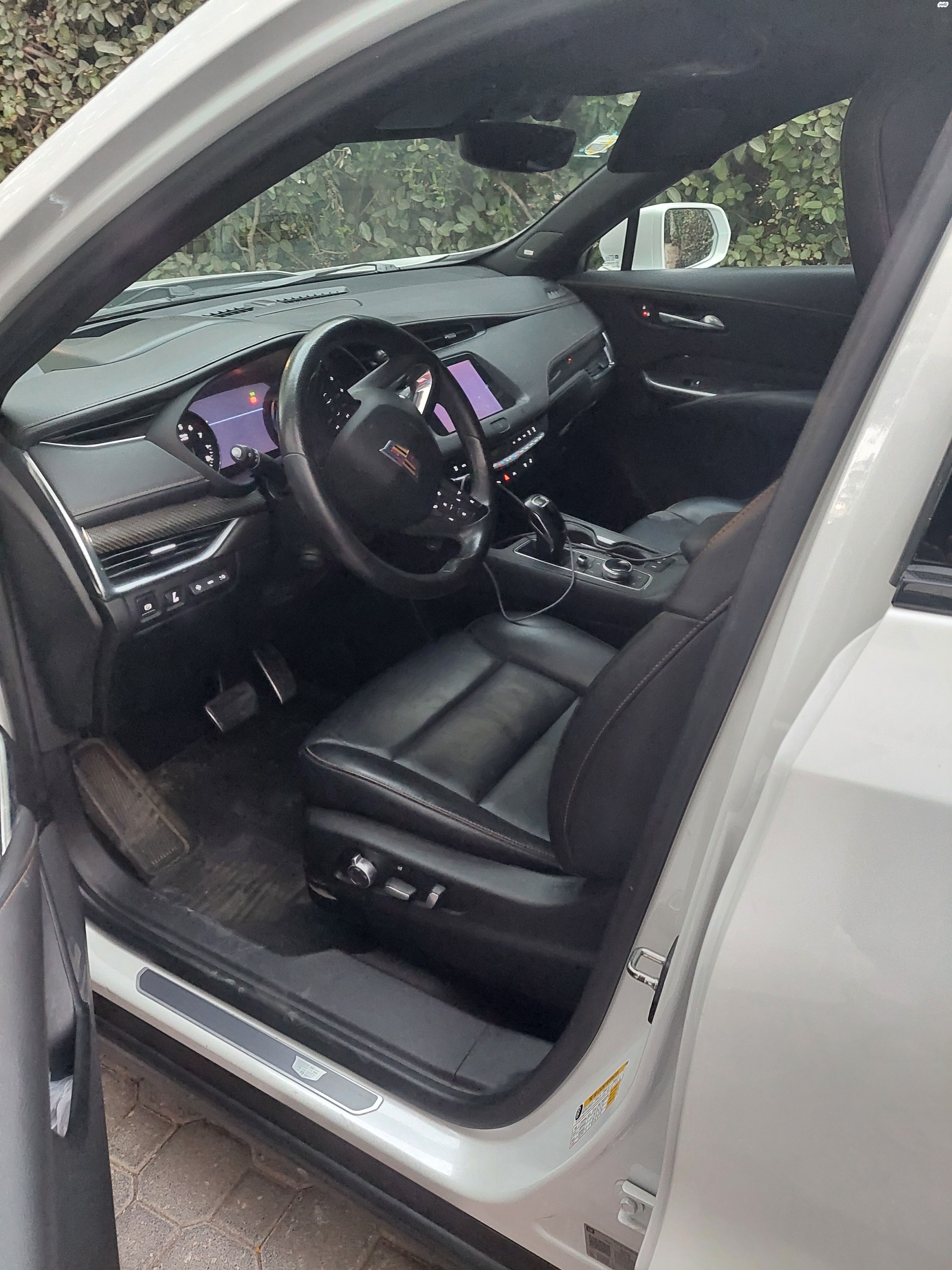מודעת רכב קאדילק XT4