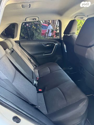 מודעת רכב טויוטה RAV4 2