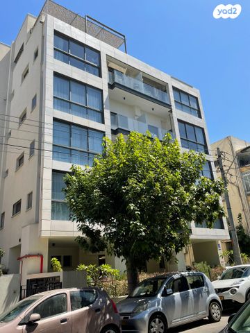 עובדיה מברטנורה 13