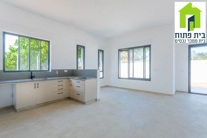 בית פרטי/ קוטג', קיבוץ גלויות, גיל עמל, הוד השרון