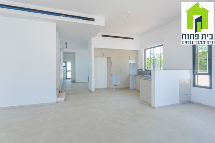 בית פרטי/ קוטג', קיבוץ גלויות, גיל עמל, הוד השרון