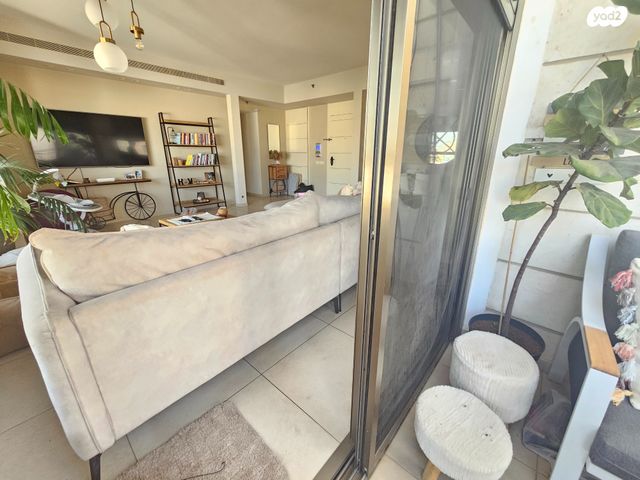 דירה, מרדכי גור, רמת הדר, גבעת שמואל