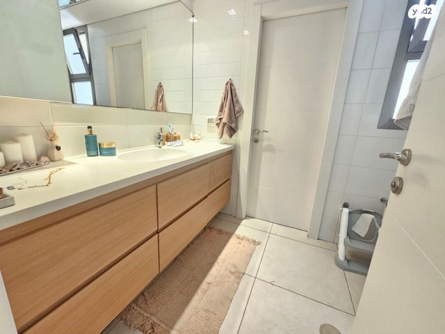 דירה, מרדכי גור, רמת הדר, גבעת שמואל