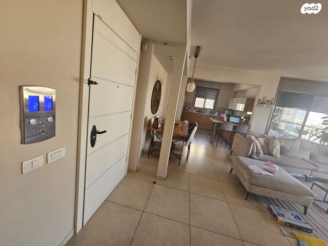 דירה, מרדכי גור, רמת הדר, גבעת שמואל