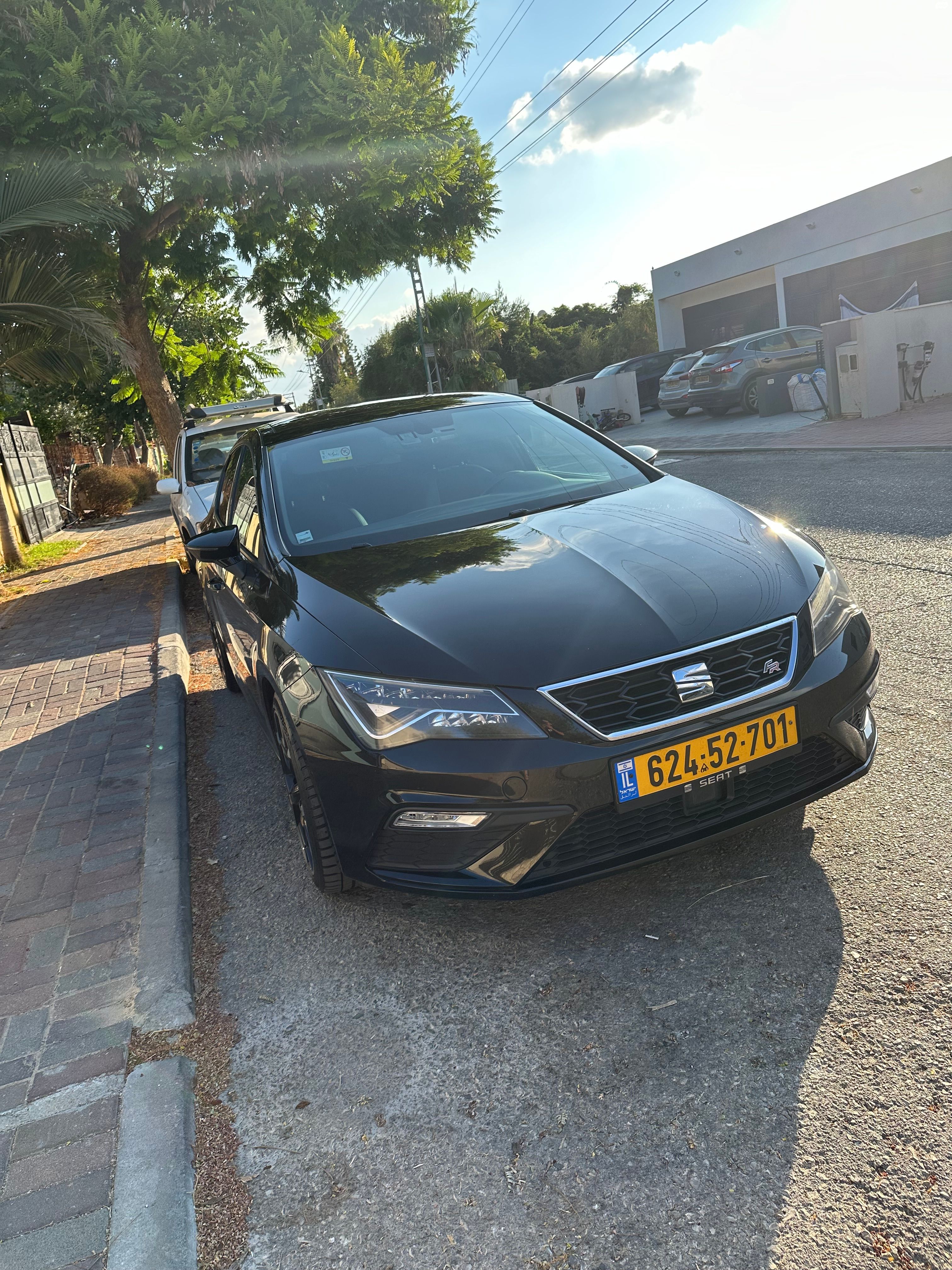 מודעת רכב סיאט לאון
