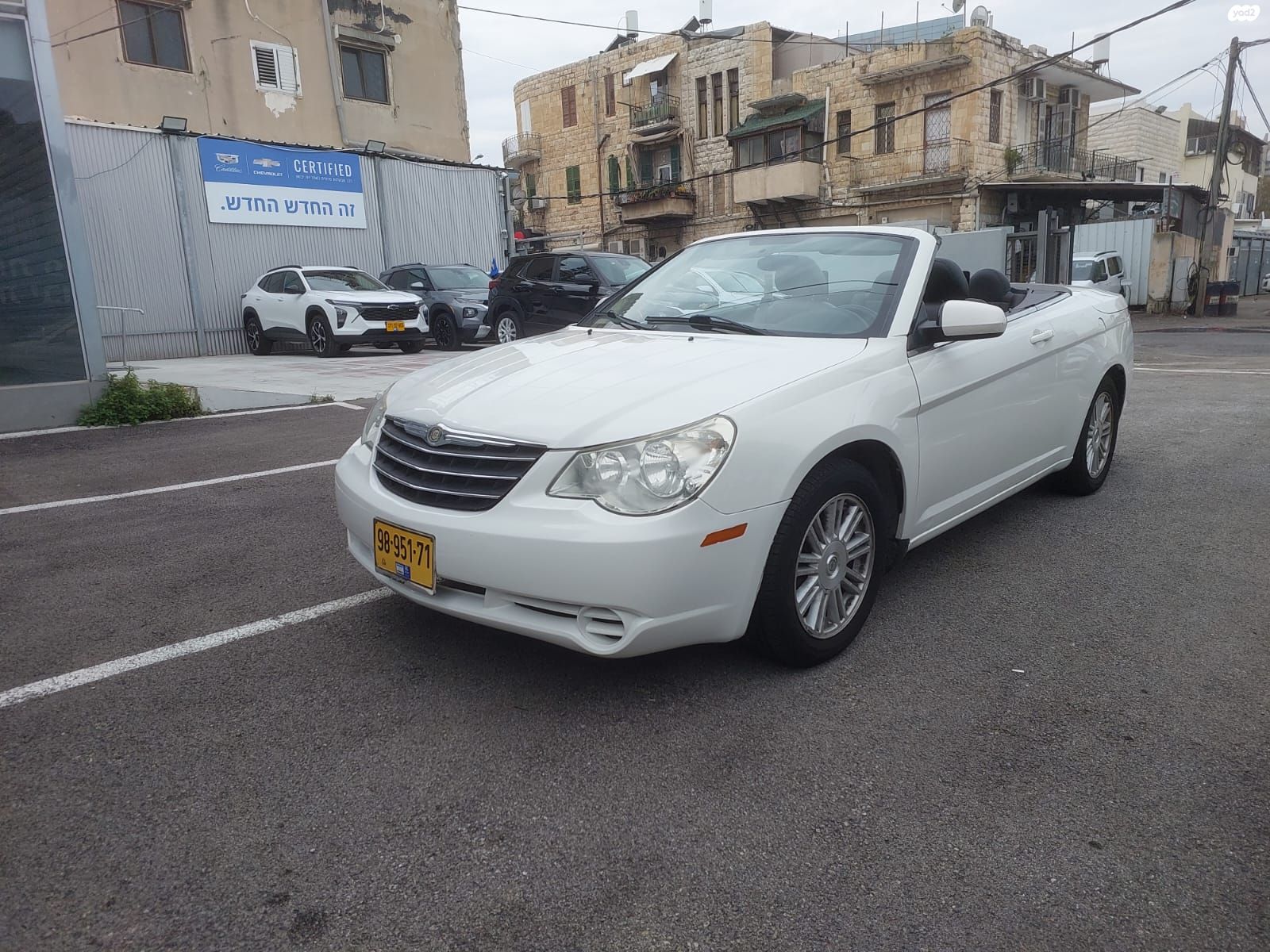 מודעת רכב קרייזלר סברינג